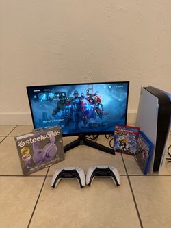 PS5 DISK + 2 Controllers + MONITOR 24" 144hz + 2 FREE GAME DISK & STEEL SERIES HEADPHONES