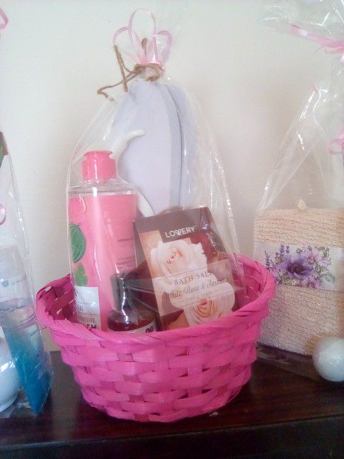 Mother's Day Beautiful Budget Friendly Variety Of Gift Baskets 