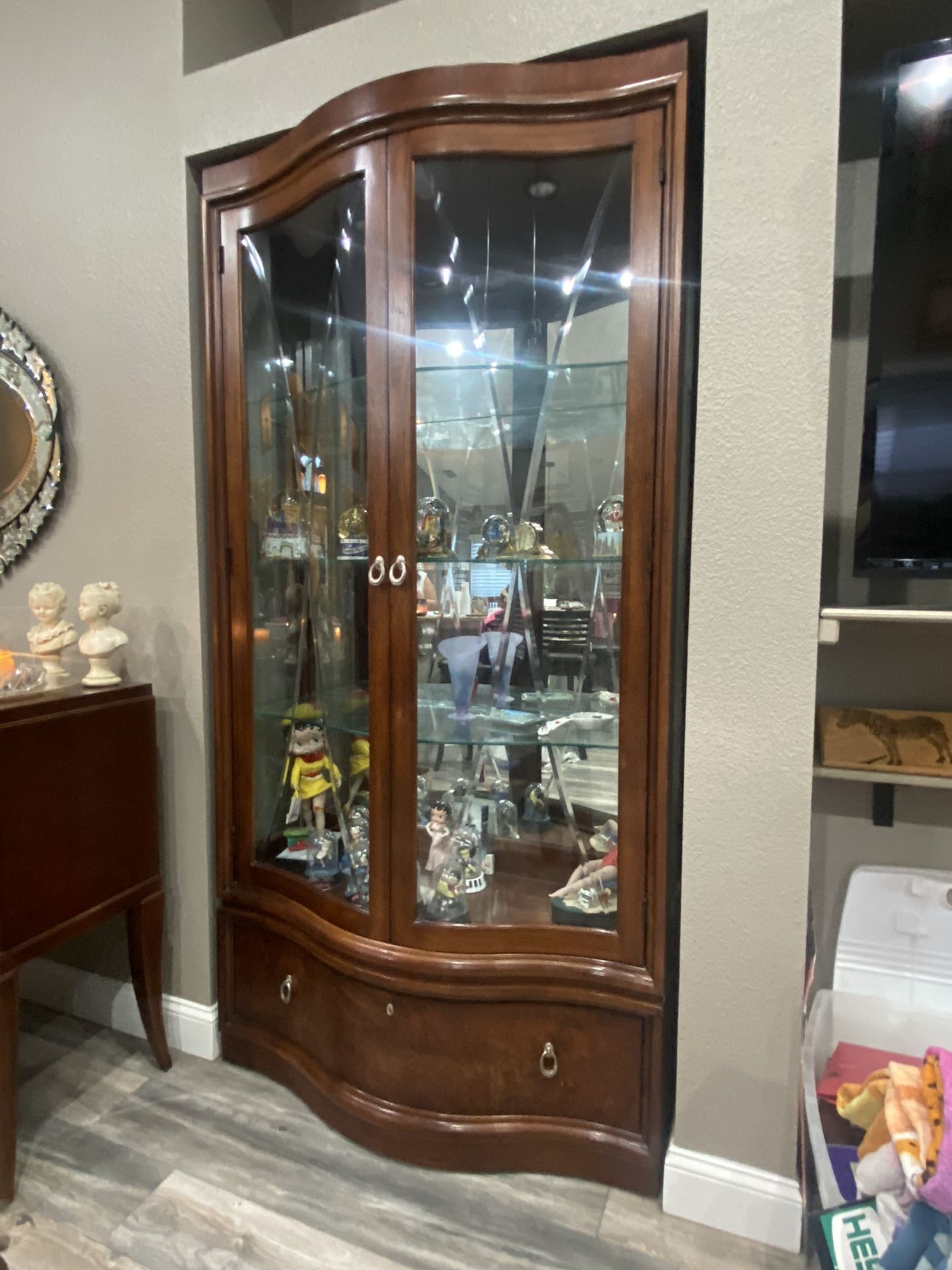 Thomasville Bogart Collection Curio