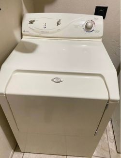 Maytag Electric Dryer with IntelliDry Sensor