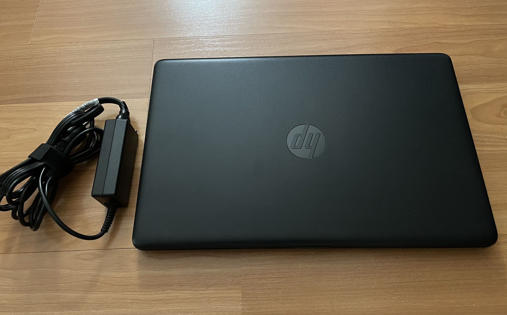 HP Notebook 15-db0011dx Laptop