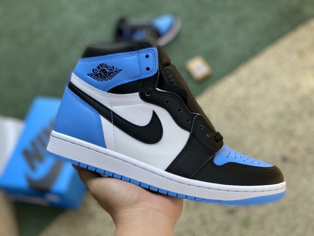 Air Jordan 1 “University Blue”