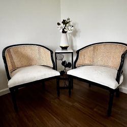 Accent Chairs 