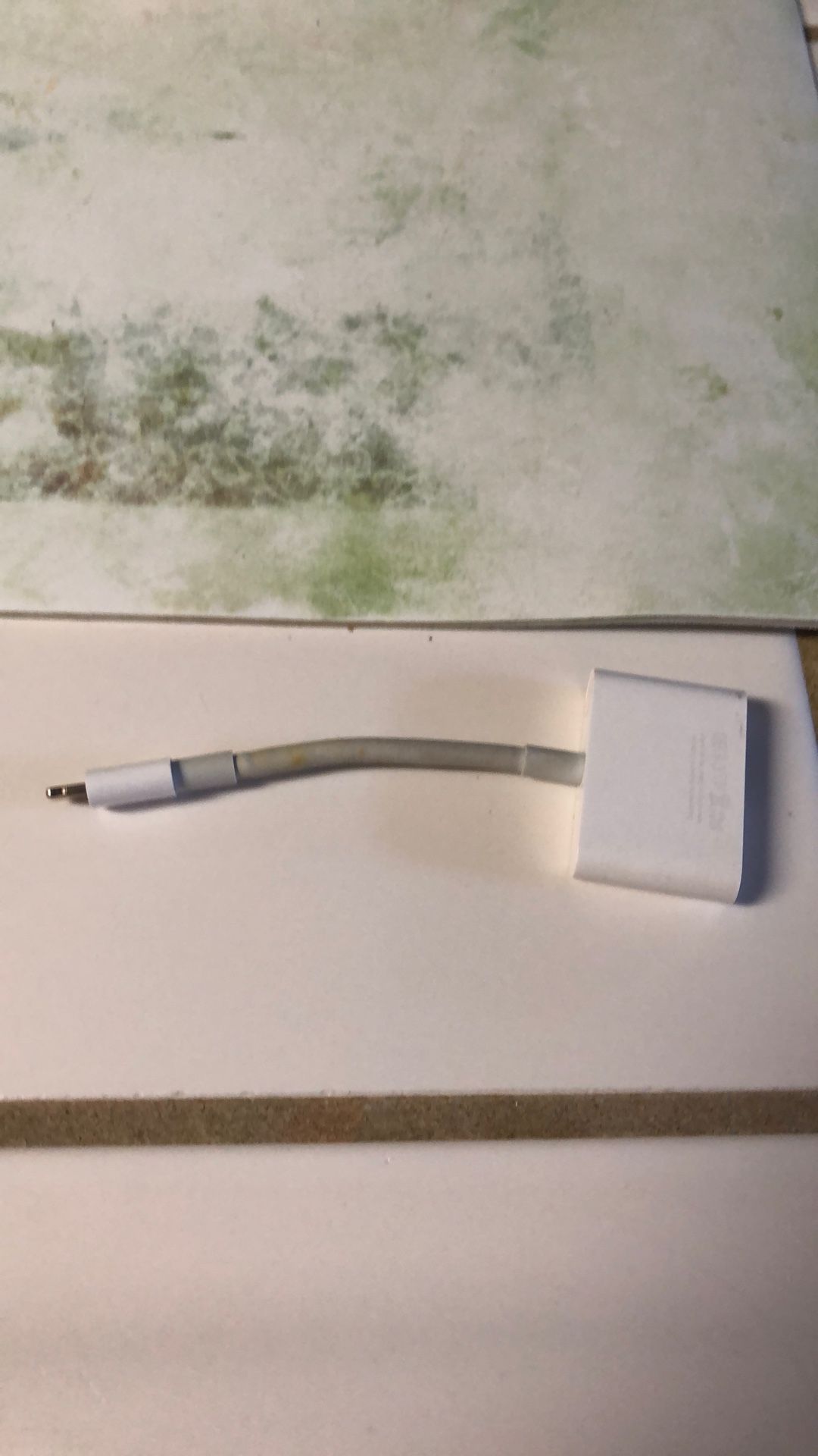 APPLE LIGHTING to DIGITAL AV ADAPTER