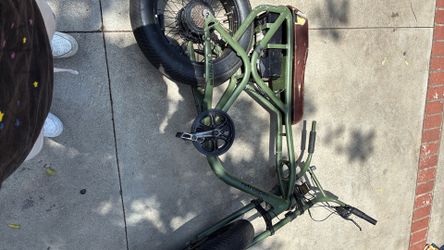 Battery works needs new moser dos not work new chain new charger