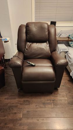 DayDreamer Power Lift Recliner, Golden Technologies – good Condition