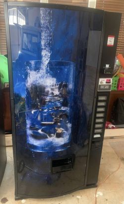 Dixie Narco Drink Machine With Reader Compatibility