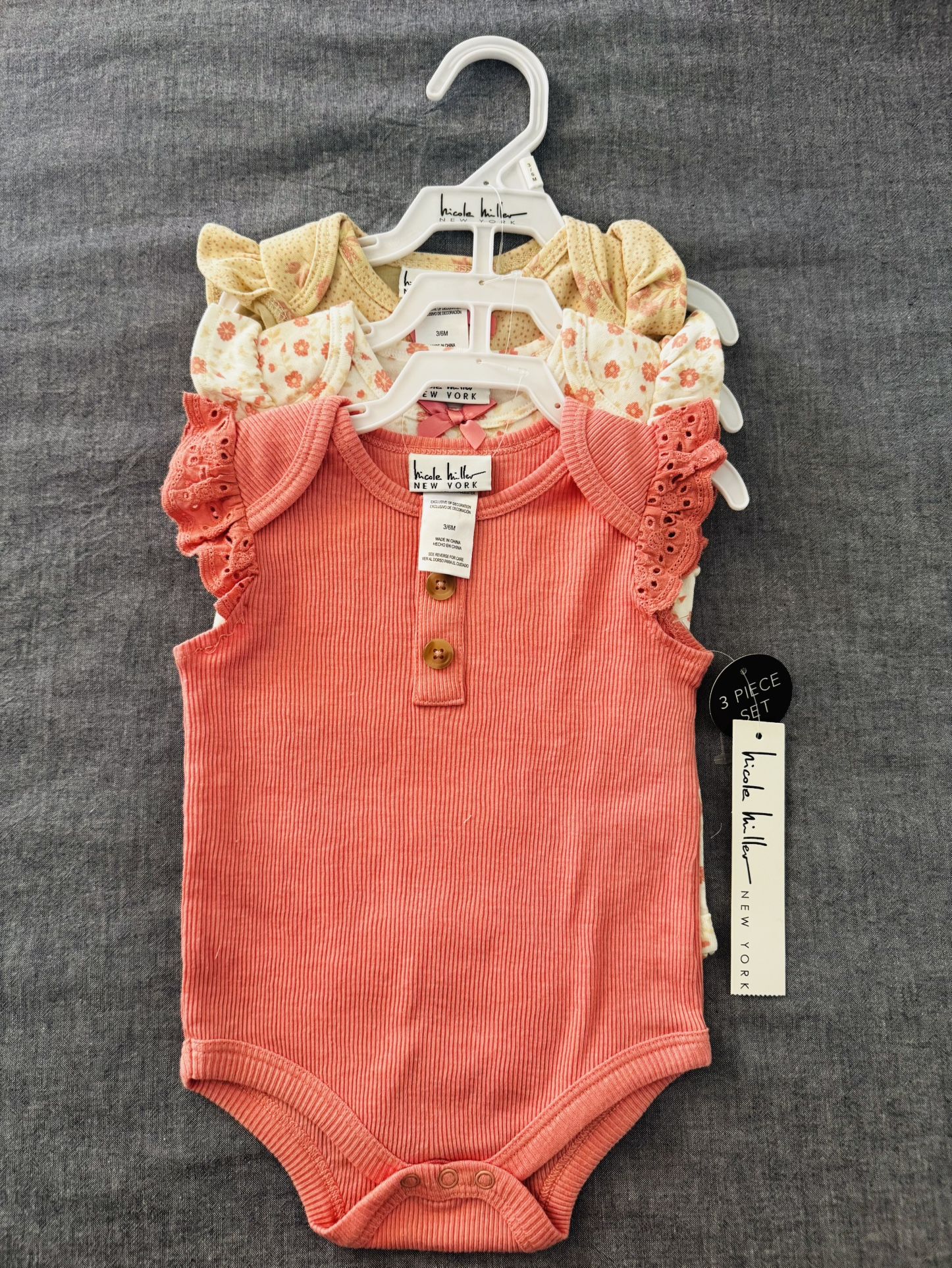 Baby clothing/ Blankets/ Accesories