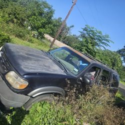 2000 Ford Explorer
