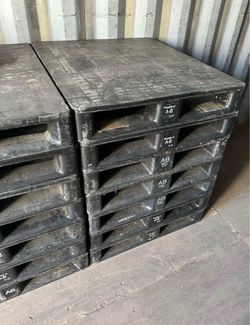 Plastic Pallet 37x37 Solid Top
