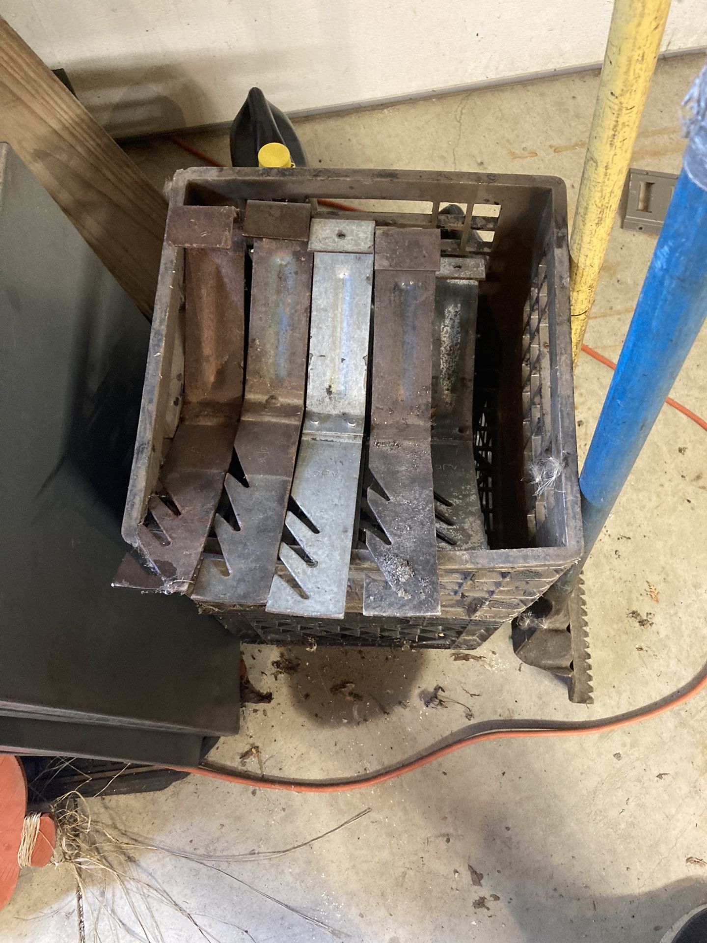 TEAR OFF TOOLS AND ROOF BRACKET
