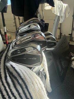 Left handed TaylorMade Qi 6-Aw and 5 hybrid