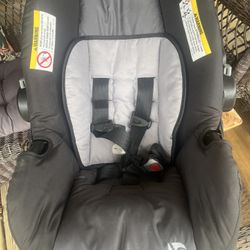 Baby Trend Infant car seat With Base