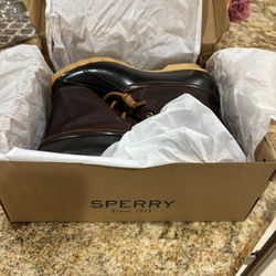 Women’s Sperry boots- 7