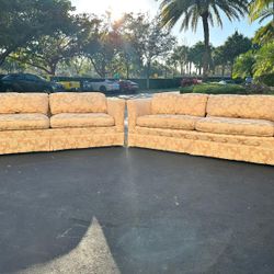 Sofa & Love Seat Set in Excellent Condition 🚛 DELIVERY NEGOTIABLE