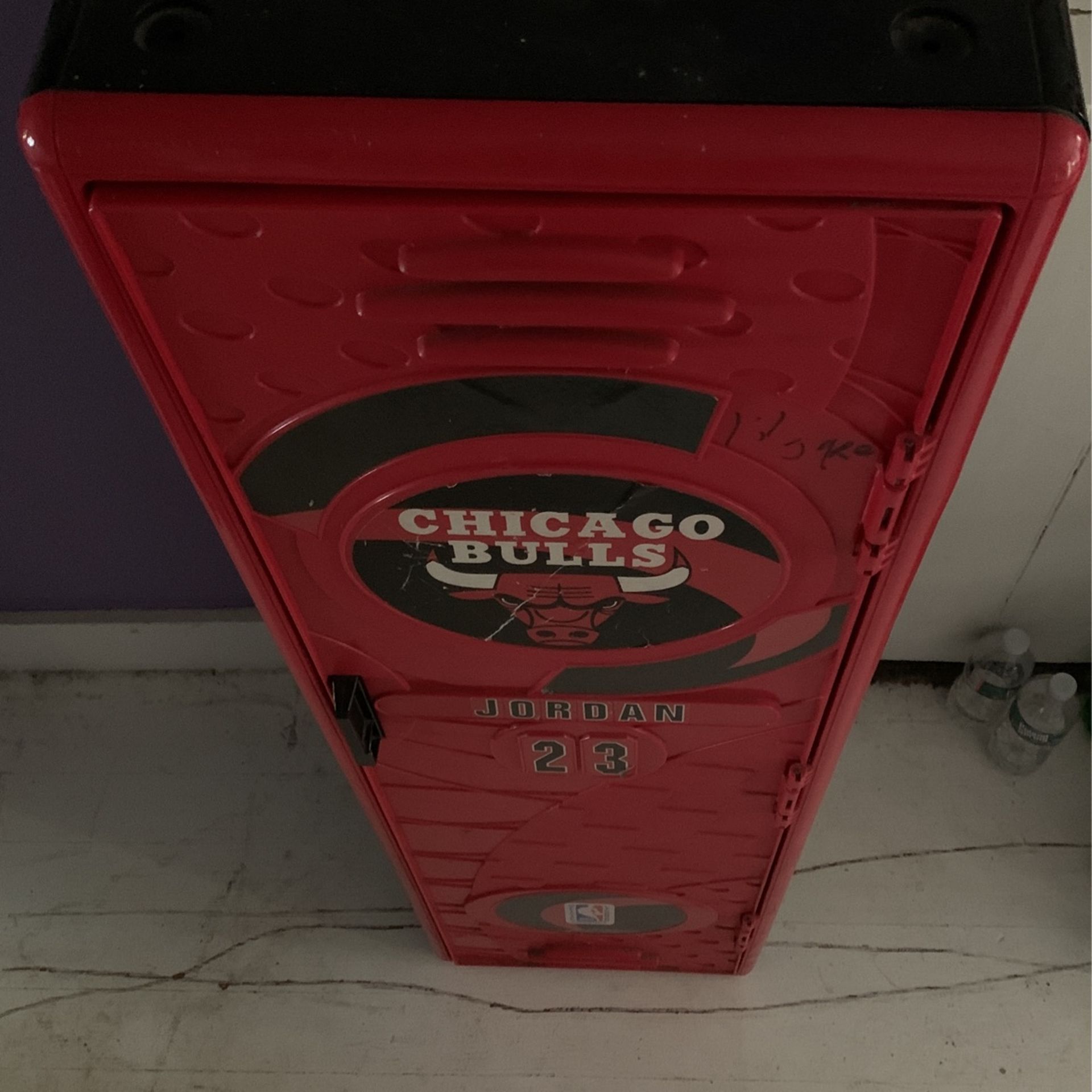 Chicago Bull 23 Red Jordan Locker