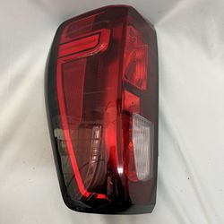 2019-2023 GMC Sierra Tail Light 