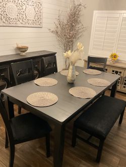 Dinning Table
