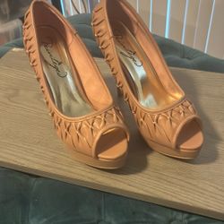 Privileged heels and color