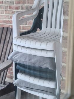 Plastic Chairs 