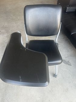 Rolling Chair With Desk