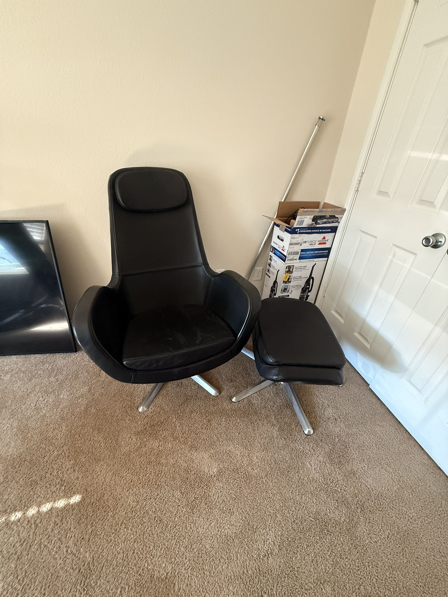 Swivel Chair And Foot rest