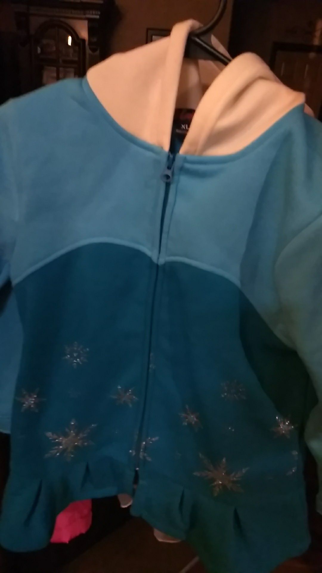 Elsa sweater with a braid