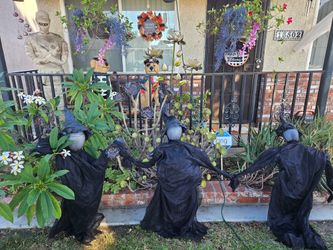 Set of three Halloween holding hand witches