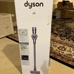 Dyson V8 Vacuum