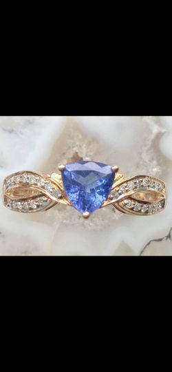 10k Tanzanite and diamond