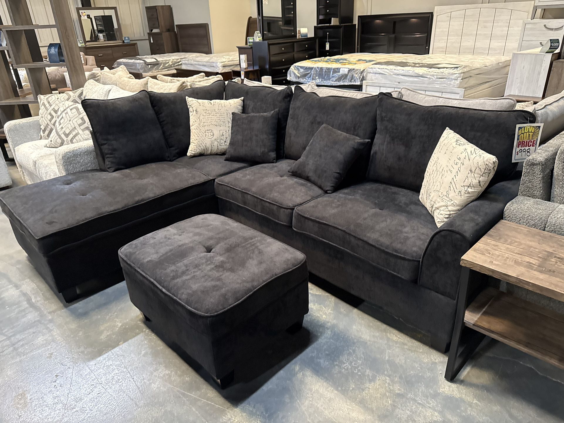 Black 2pc Section FREE OTTOMAN!!!
