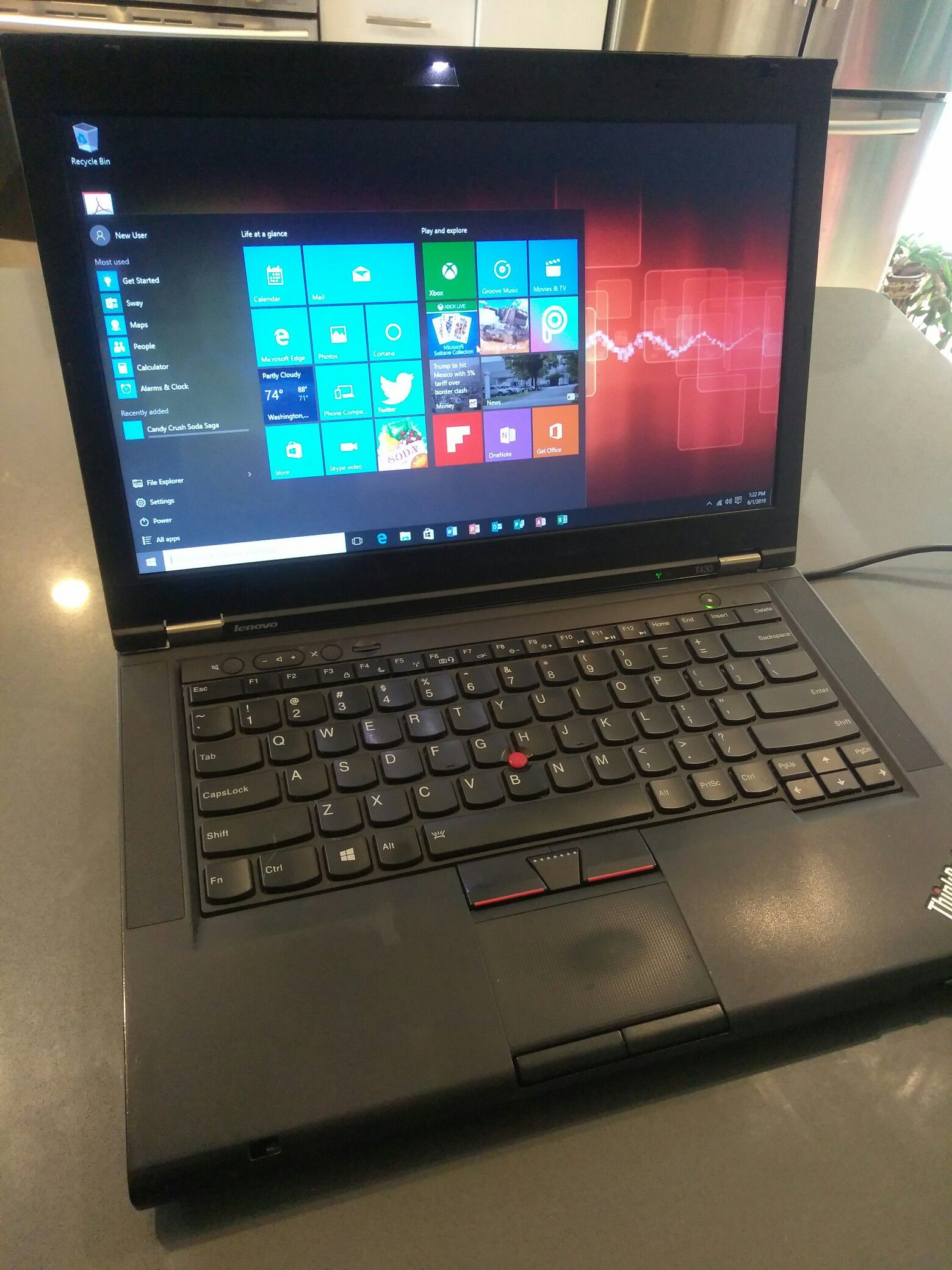 Lenovo laptop, New SSD drive, 14" LCD, Win 10 Pro, Office 2016, Photoshop CS6 Master Collection