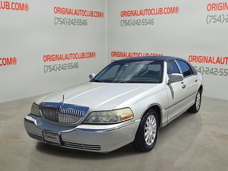 2004 Lincoln Town Car