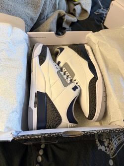 Jordan’s 3’s navy