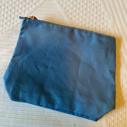 Bioelements Blue Zipper Pouch