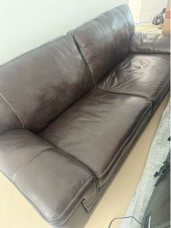 Beautiful leather brown couch