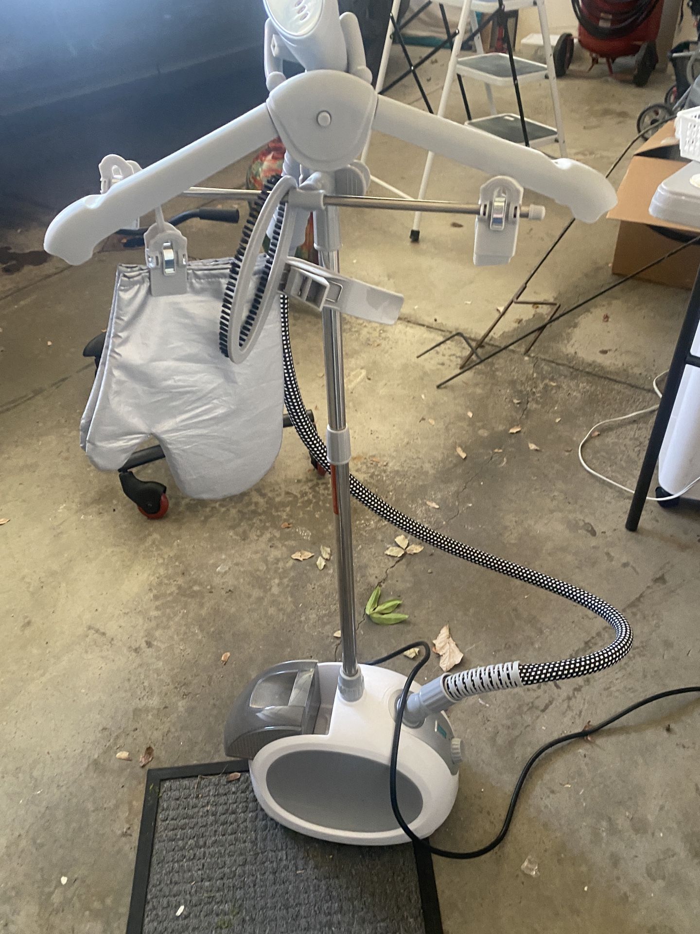 Garmet Steamer Never Used