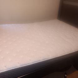 Queen Bed with Adjustable Base 