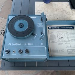 Phonograph Califone 1430K Solid State from the 1970‘s