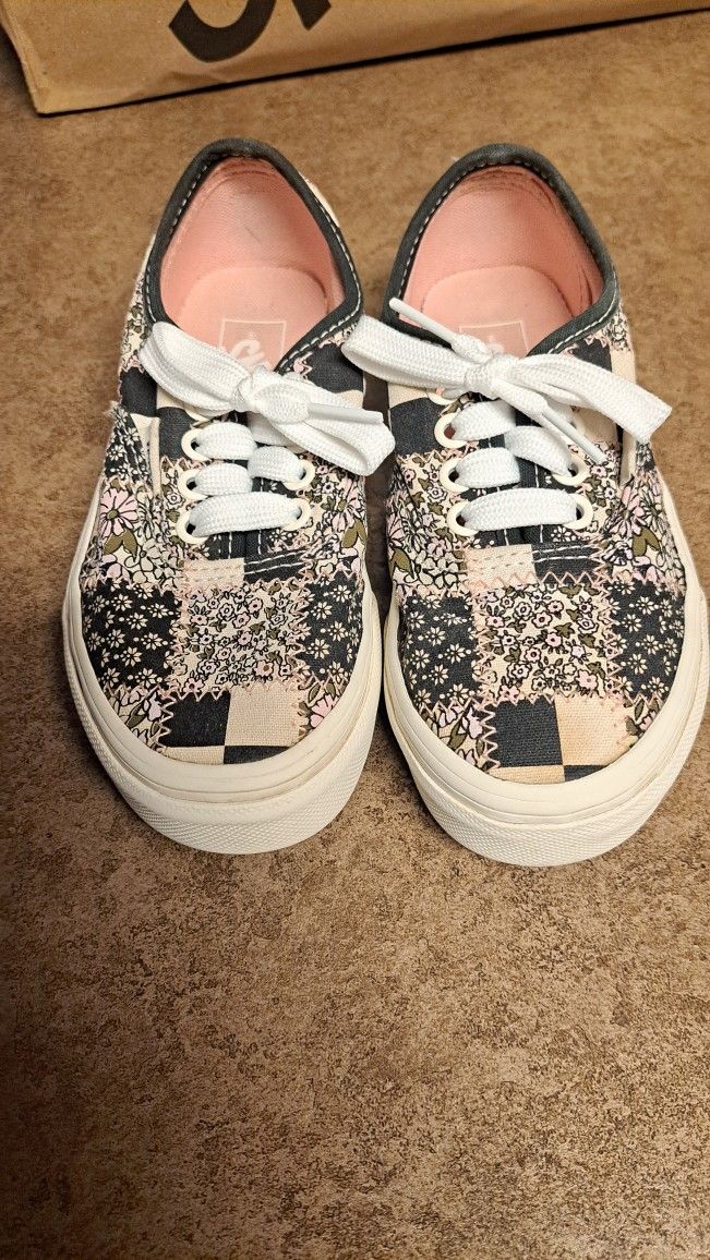 Girl's Van's Shoes