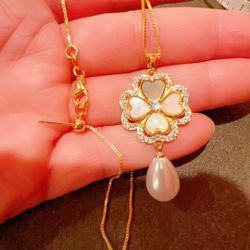 18K Gold Gold Plate Zirconia Four Leaves Flower Pender