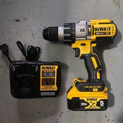 Dewalt 20V MAX XR Cordless Brushless 3-Speed 1/2 in. Hammer Drill  DCD996