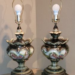 A PAIR OF ANTIQUE VICTORIAN STYLE 10X30 " TABLE LAMPS WORKING 