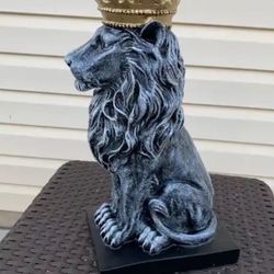 The Old Gray Buffalo Statue