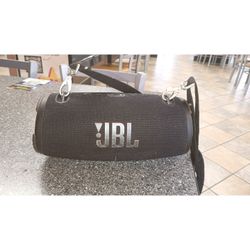 jbl Xtreme 3 Bluetooth portable speaker bumps bass slaps must have 🔥🔥🔥🔥