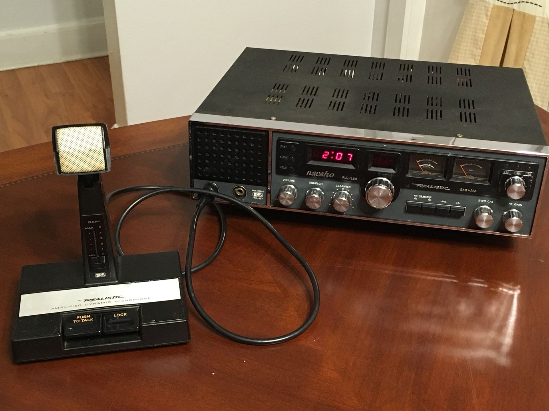 RadioShack realistic TRC – 457 base station sideband CB radio. Excellent condition all stock!