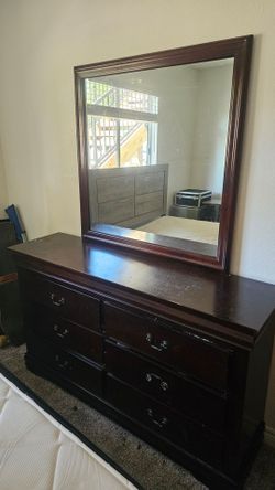 Dresser con espejo