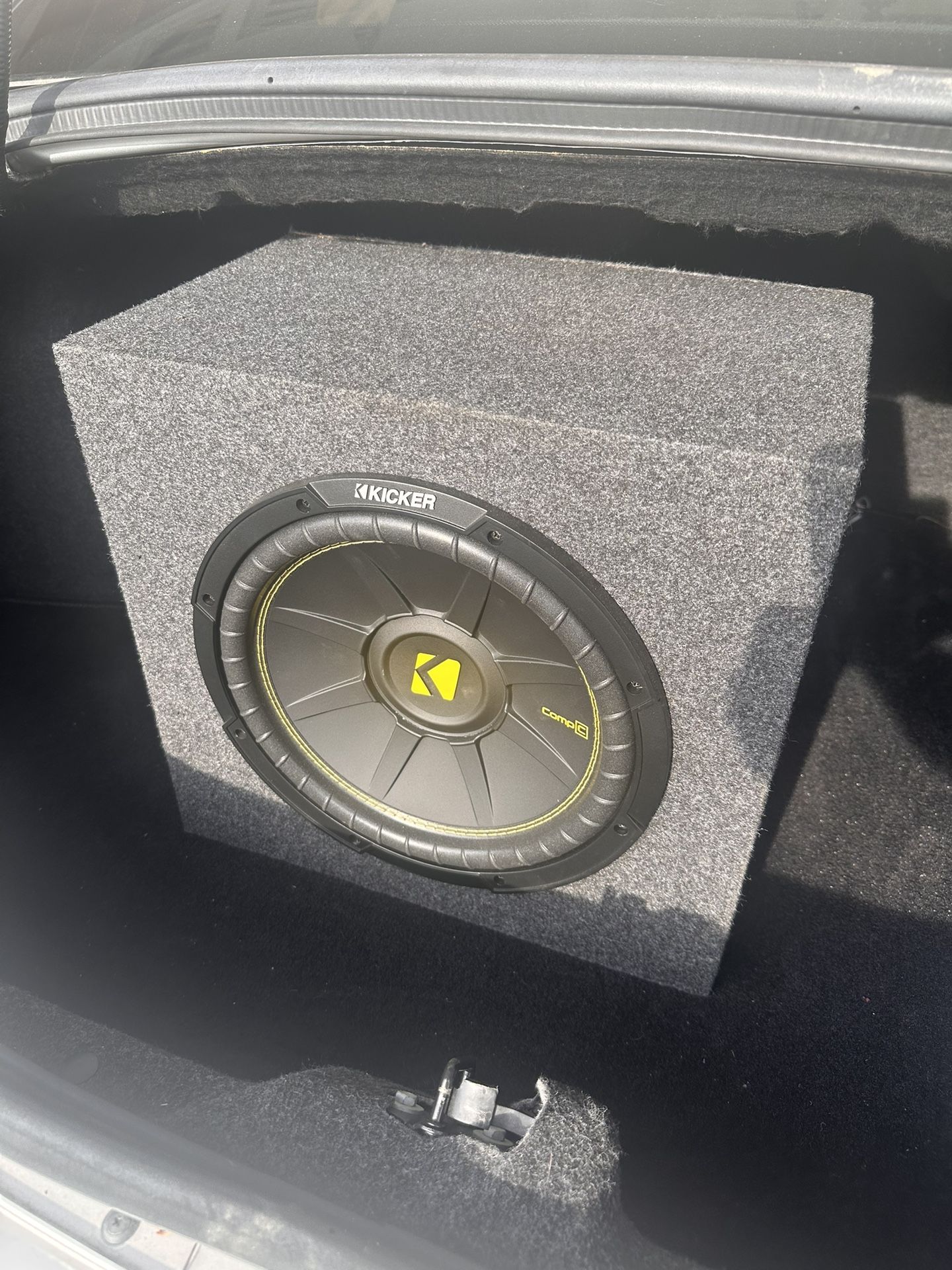 12 Inch Kicker Subwoofer And Amp