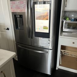 (DEAL OF THE MONTH)!!!! Large Capacity 3-Door French Door Refrigerator with Family Hub™