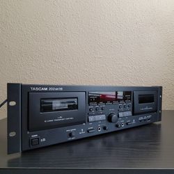 TASCAM
202MKVII  